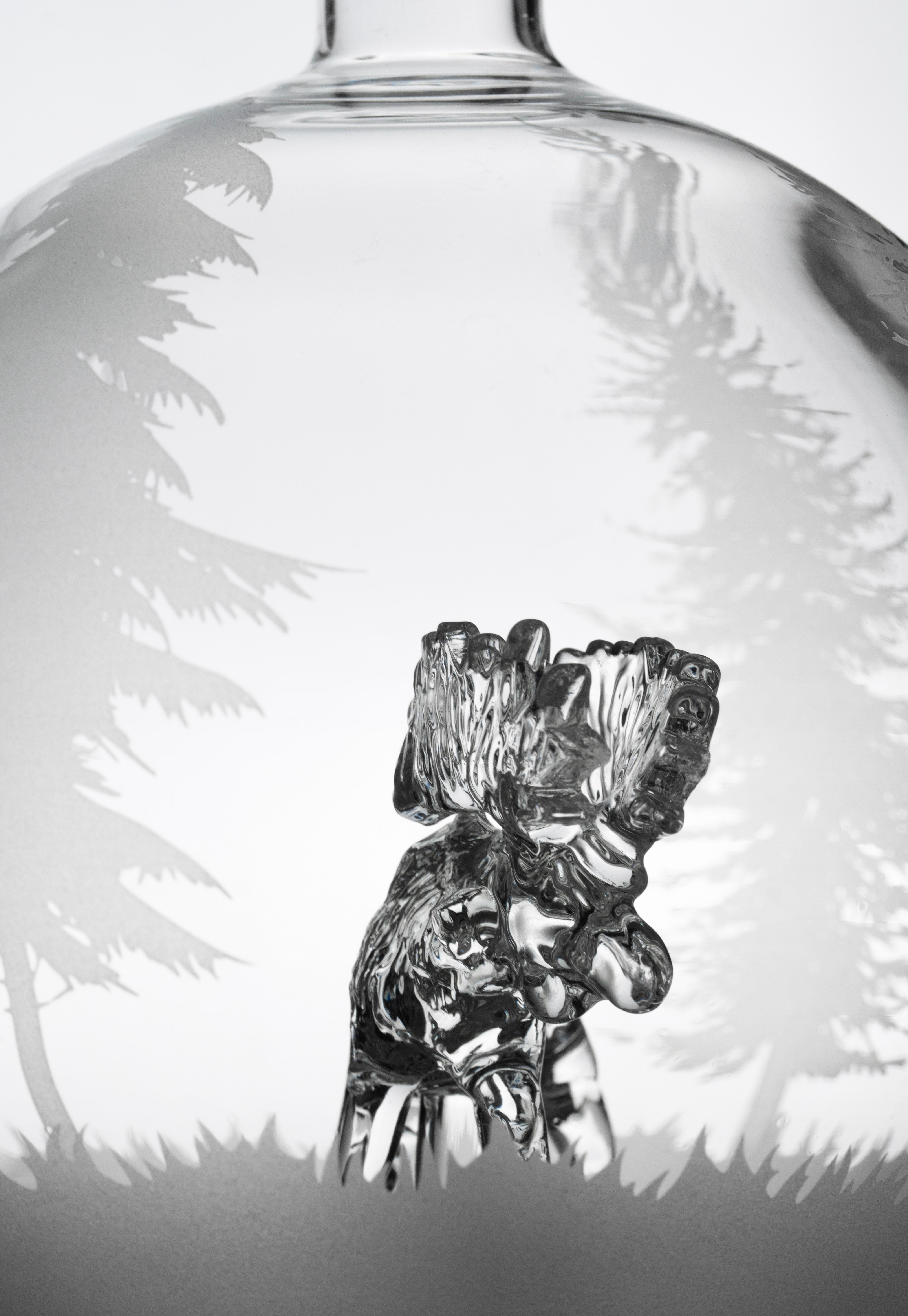 CUSTOM ENGRAVED Australia’s First Limited-Edition Christmas Globe Decanter Set with Hand-Blown Reindeer