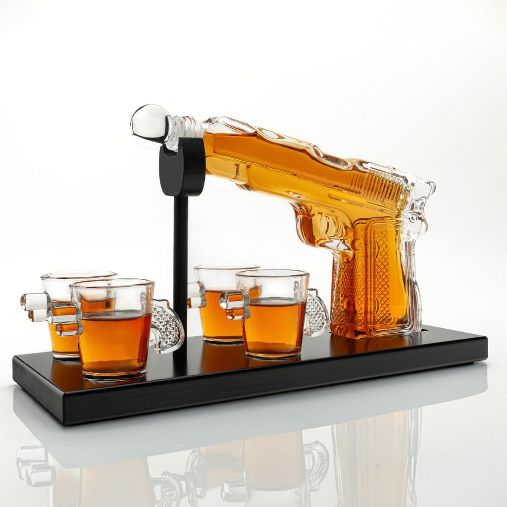 Don Vassie pistol shaped gun decanter 220ml with 4 shot glasses